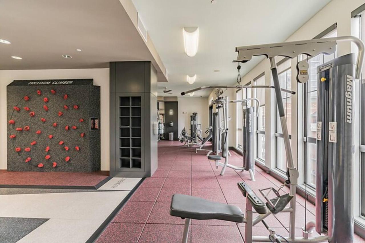 Appartement Spacious Flat + Gym + Pool à Houston Extérieur photo