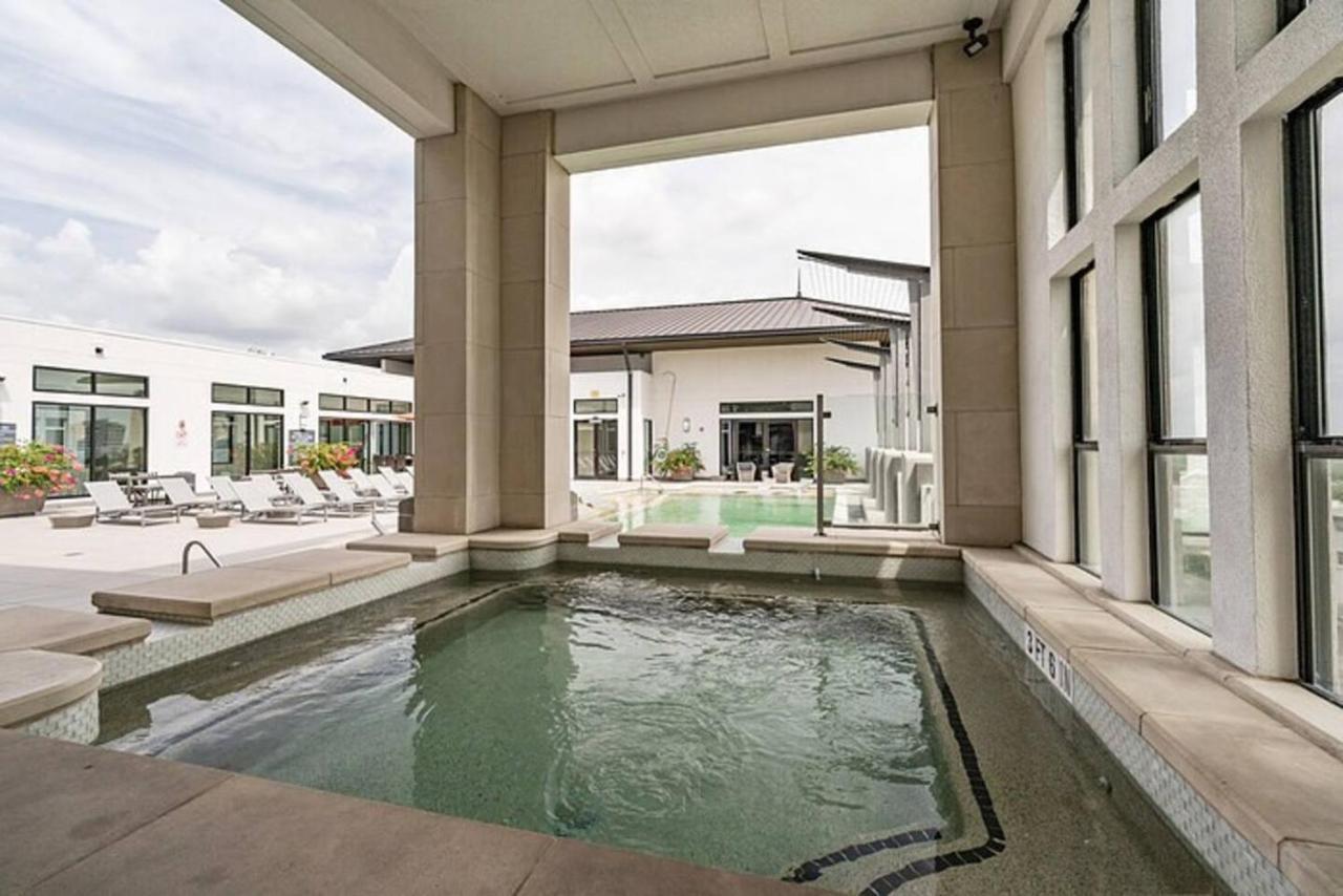 Appartement Spacious Flat + Gym + Pool à Houston Extérieur photo